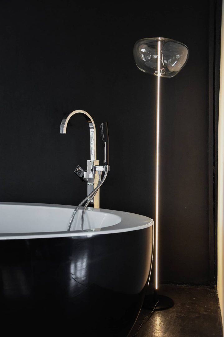 lampadaire-galet-verre-noir-design-moss-series