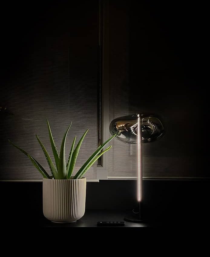 lampe-a-poser-en-verre-galet-G1111-noir-black-contemporain-design-moss-series